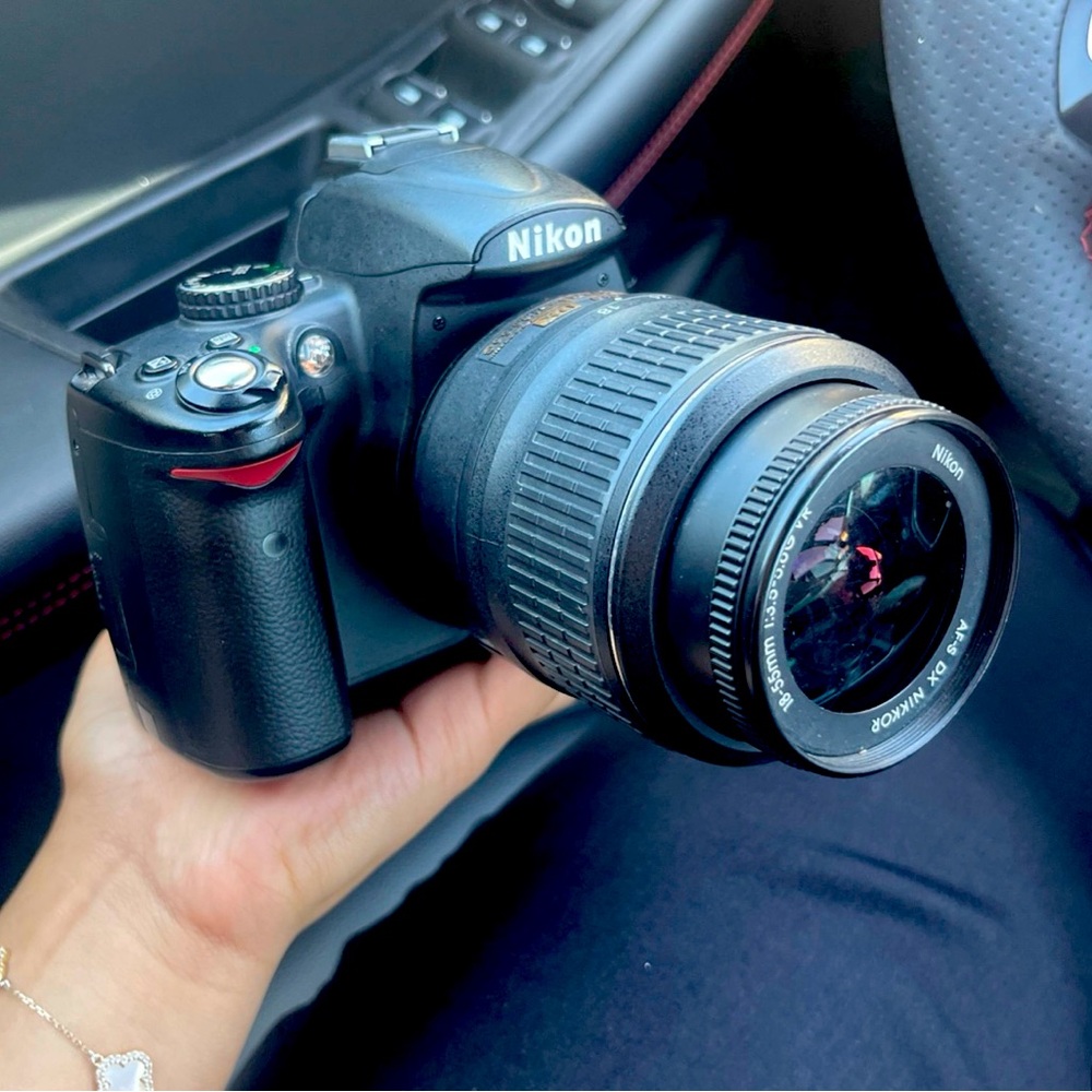 Nikon DX Camera - AF-S Nikkor 18-55mm